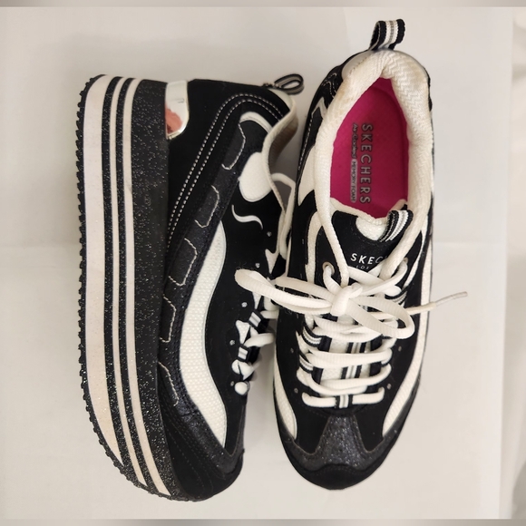 Skechers Shoes - Skechers D’Lites Black & White Platform Sneakers – Memory Foam | 9